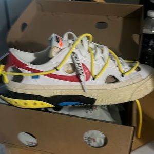 Selling pair of 8.5 off white shoes
